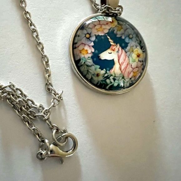 🦄 • UNICORN whimsical adorable pendant Never • 🦄 - Picture 2 of 5